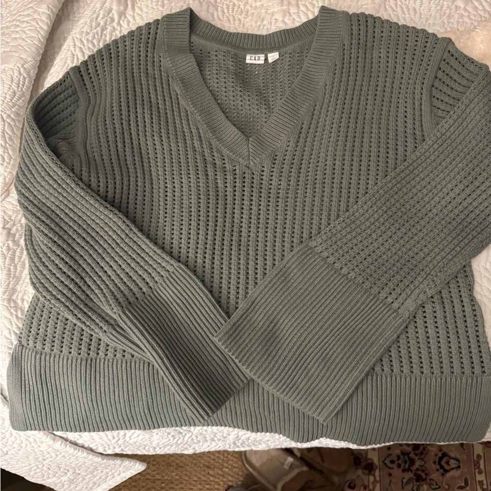 GAP Women's V-Neck Crochet Knit Cotton Sweater - Picture 2 of 2